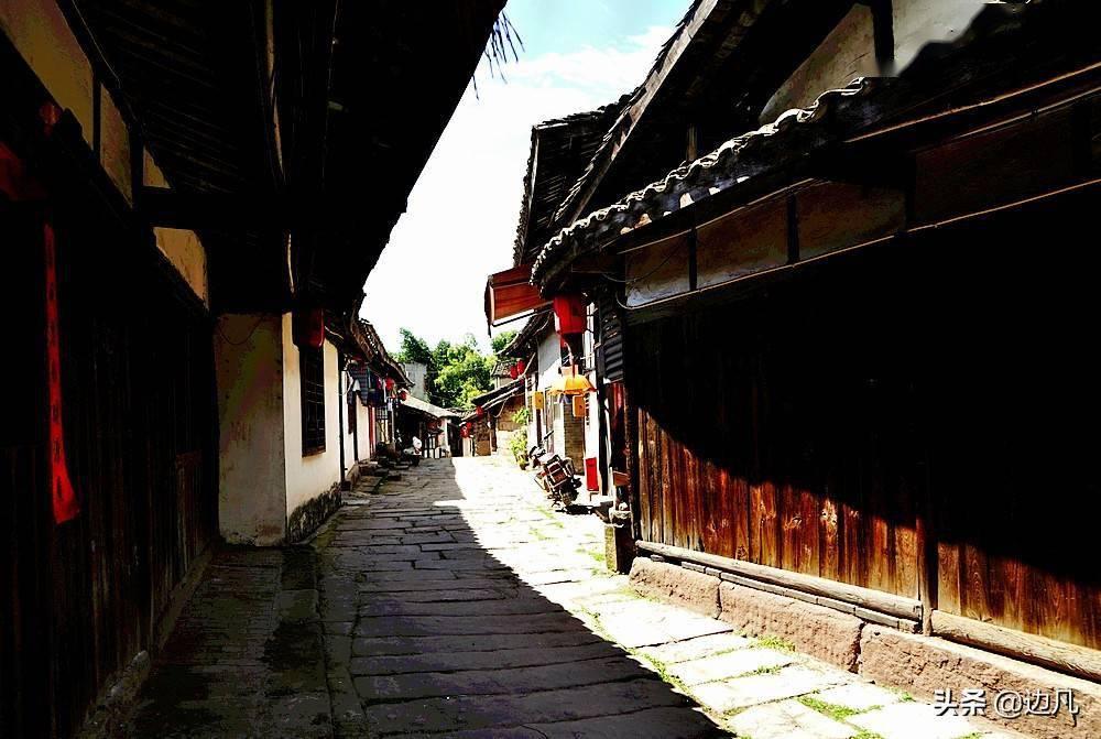 《幻兽帕鲁》捡树枝方法